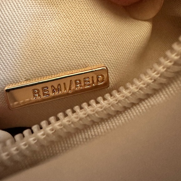 Remi and Reid LINDY WOVEN CELLPHONE OFF-WHITE (straps not included) crossbody - Picture 8 of 13